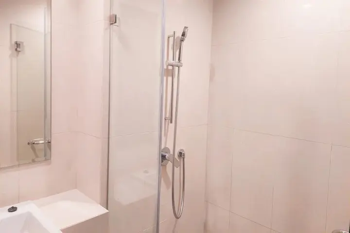 Legok: Nice And Modern 2Br Apartment At M-Town Signature