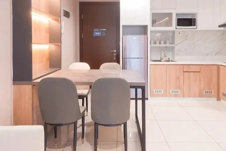 Legok: Nice And Modern 2Br Apartment At M-Town Signature