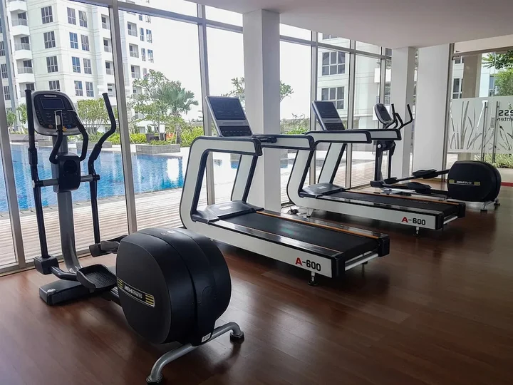 Legok: Nice And Modern 2Br Apartment At M-Town Signature