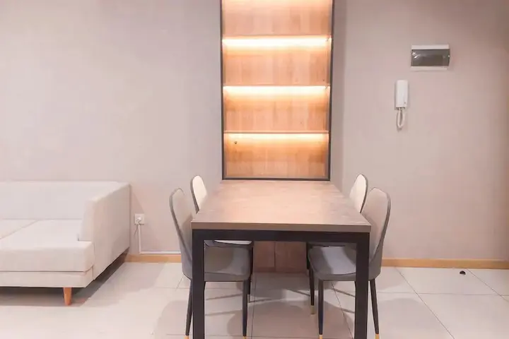 Legok: Nice And Modern 2Br Apartment At M-Town Signature