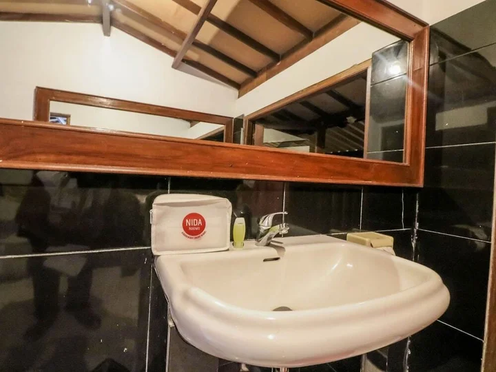 Депок: Nida Rooms Mataram Bumi Affandi at The Java Resort