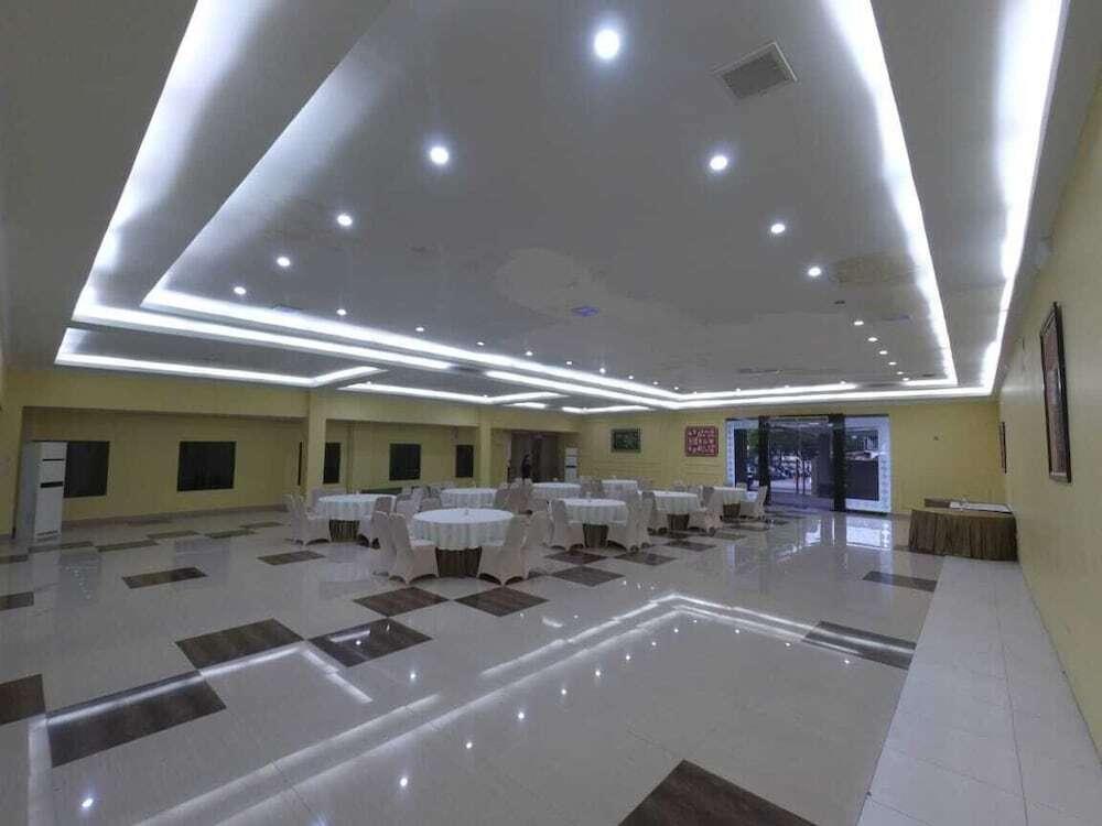Медан: Anaya Hotel and Ballroom