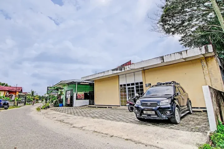Пеканбару: SPOT ON 92255 Lucky Guesthouse