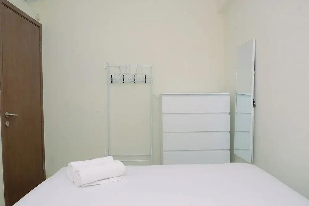 Читарингул: Comfort 1BR with Minimalist Design at Podomoro Golf View Apartment