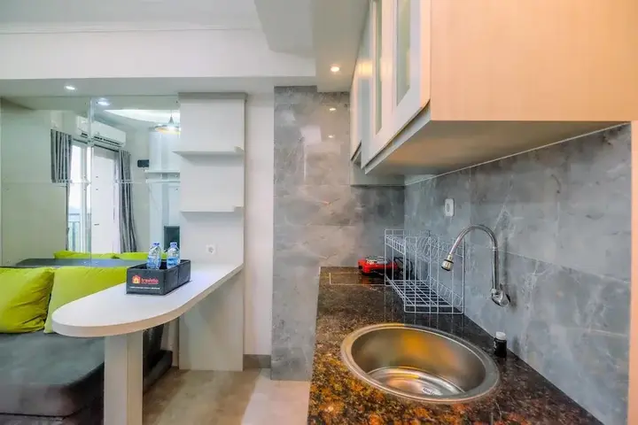 Читарингул: Warm and Comfortable Designed 2BR at Podomoro Golf View Apartment