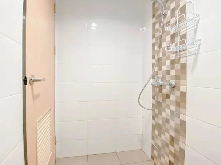 Семаранг: Cozy and Homey Studio at The Alton Apartment
