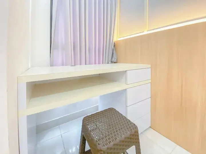 Семаранг: Cozy and Homey Studio at The Alton Apartment
