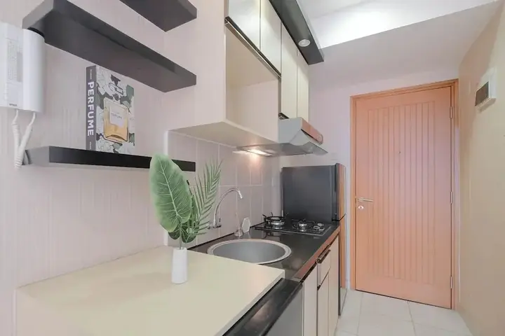Депок: Good Deal and Comfy Studio Apartment at Cinere Bellevue Suites