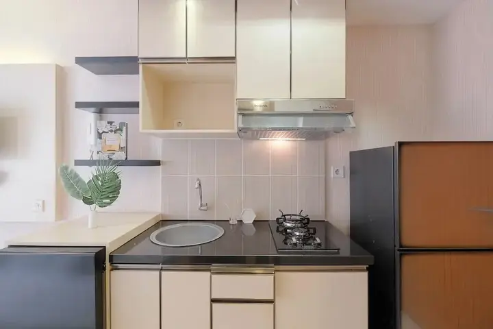 Депок: Good Deal and Comfy Studio Apartment at Cinere Bellevue Suites