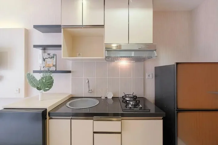 Депок: Good Deal and Comfy Studio Apartment at Cinere Bellevue Suites