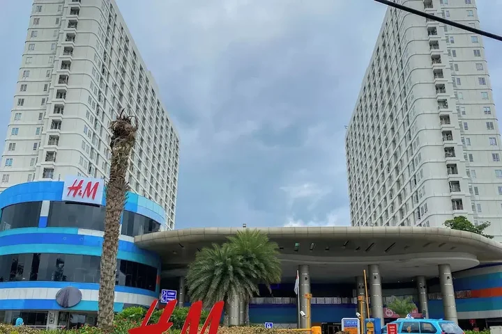 Депок: Good Deal and Comfy Studio Apartment at Cinere Bellevue Suites