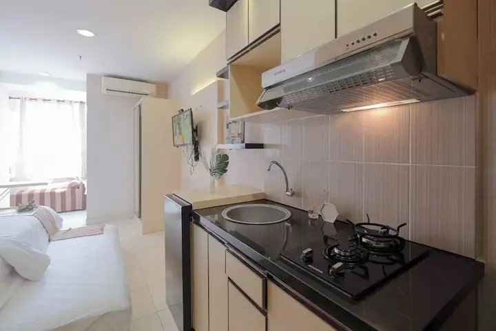 Депок: Good Deal and Comfy Studio Apartment at Cinere Bellevue Suites