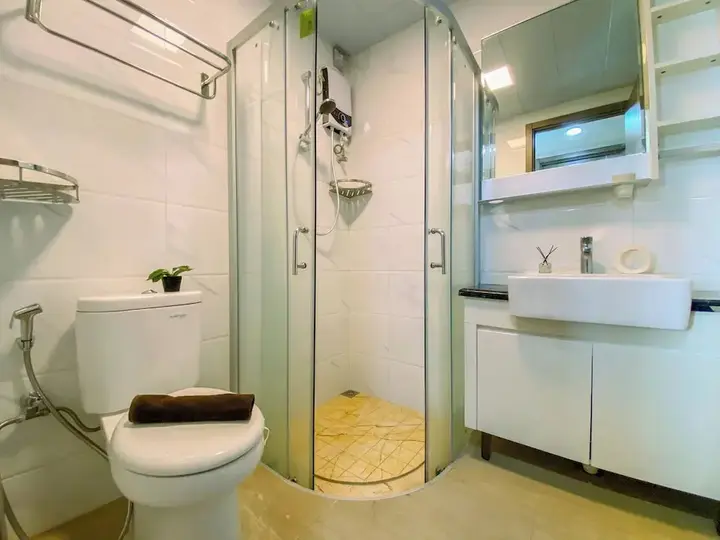 Legok: Tranquil Living 3BR Apartment Sky House BSD