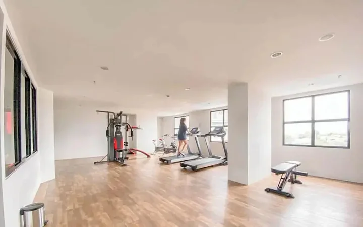 Семаранг: Comfortable and Homey Studio at The Alton Apartment