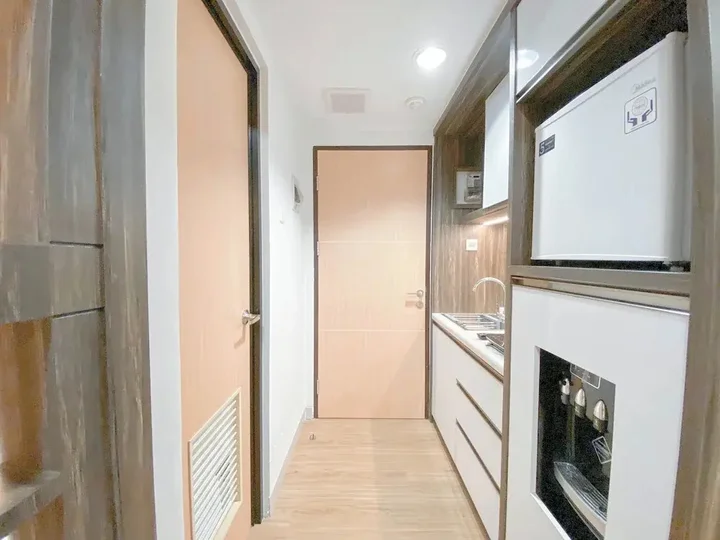 Семаранг: Comfortable and Homey Studio at The Alton Apartment