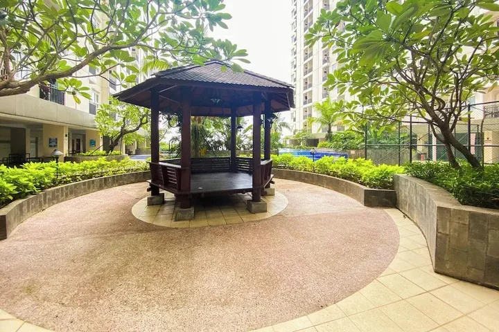 Депок: Nice and Comfy Studio at Cinere Resort Apartment