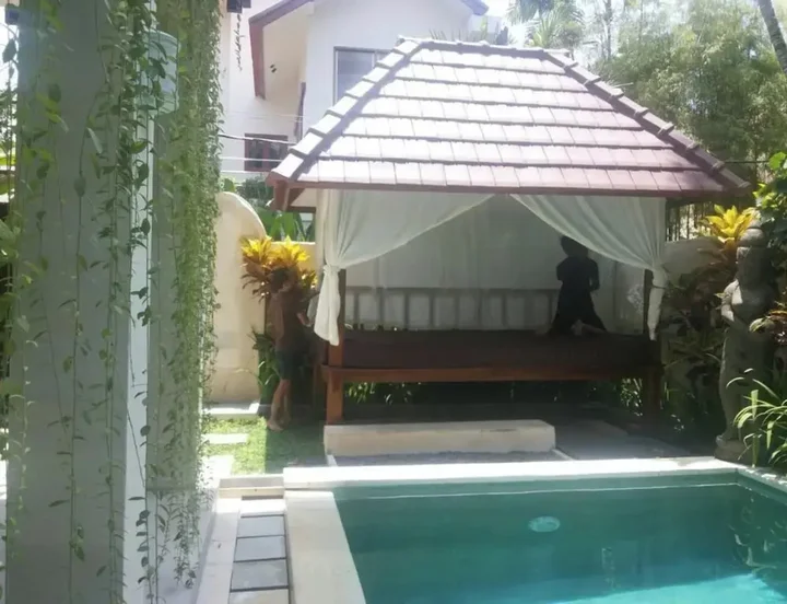 Кута: Huge Two Storey 4 Bed 4 Bath Villa With Pool Right in the Heart of Seminyak