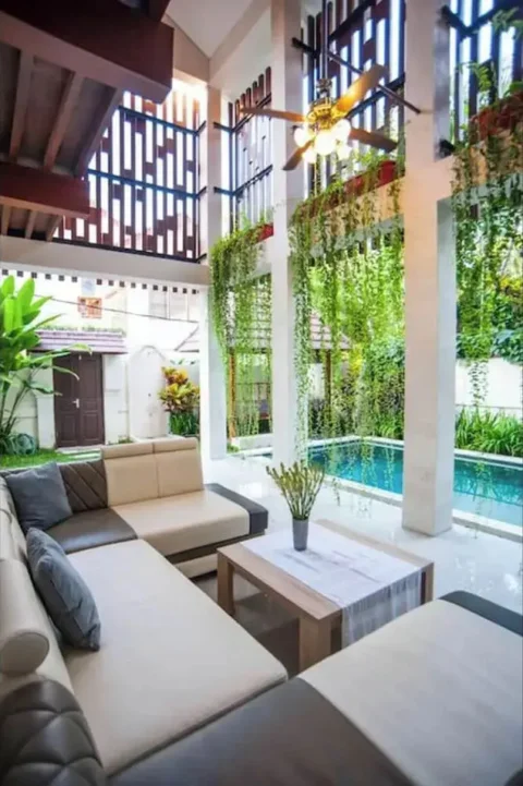 Кута: Huge Two Storey 4 Bed 4 Bath Villa With Pool Right in the Heart of Seminyak