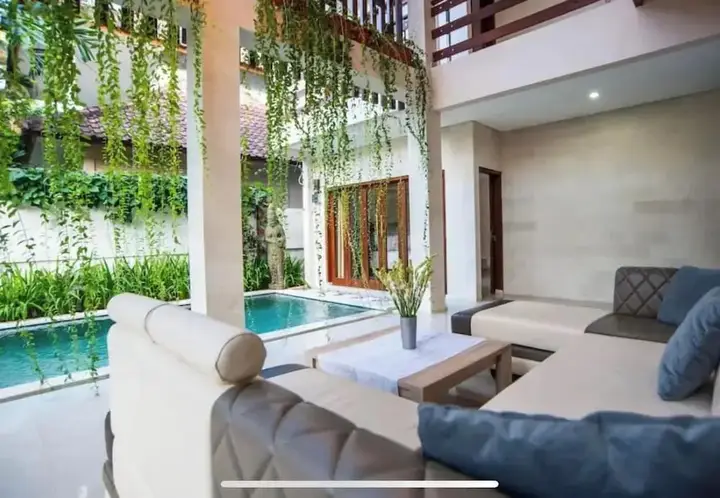Huge Two Storey 4 Bed 4 Bath Villa With Pool Right in the Heart of Seminyak — фото 5