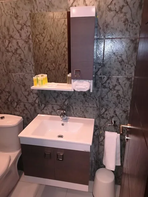 Амман: Shams Al Weibdeh Hotel Apartment