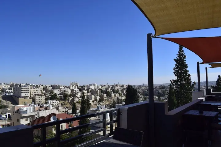 Амман: Shams Al Weibdeh Hotel Apartment