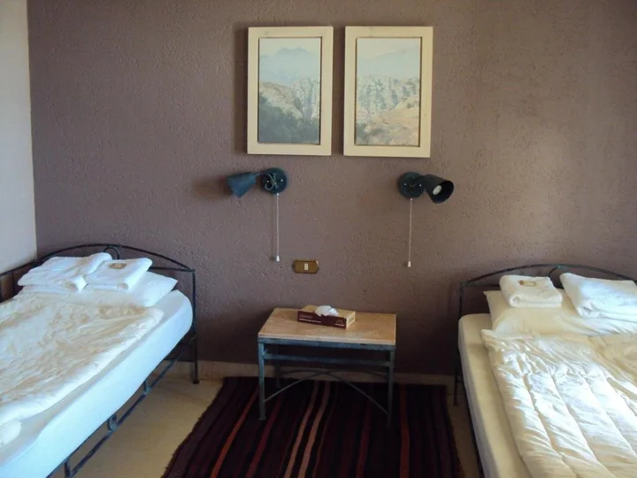 Дана: Dana Guesthouse