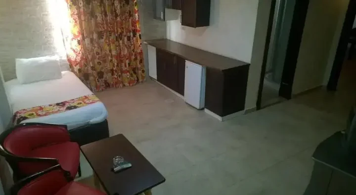 Джараш: Aphamia Hotel