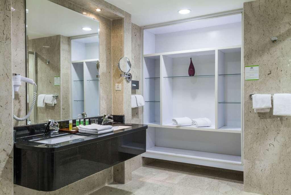 Амман: Days Inn by Wyndham Hotel Suites Amman