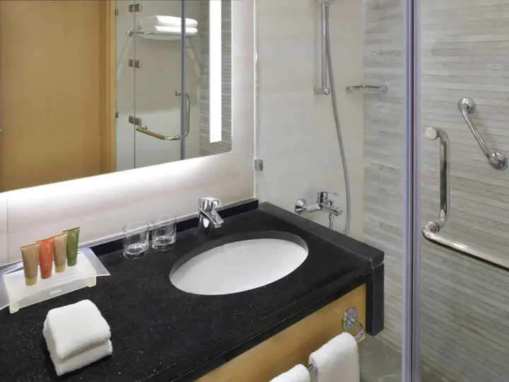 Амман: Movenpick Hotel Amman (ex Holiday Inn Amman)