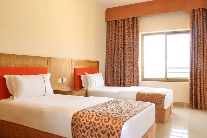 Солт: Lagoon Hotel & Resort