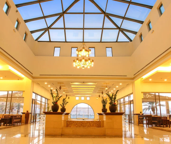 Солт: Lagoon Hotel & Resort