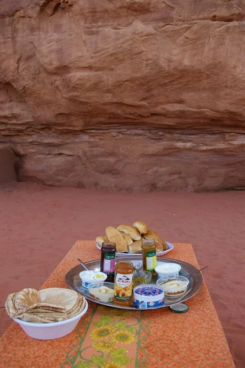 Вади-Рум: Wadi Rum Full Moon Camp & Tours