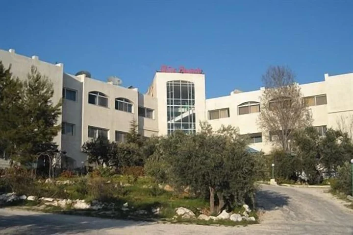 Солт: Olive Branch Hotel