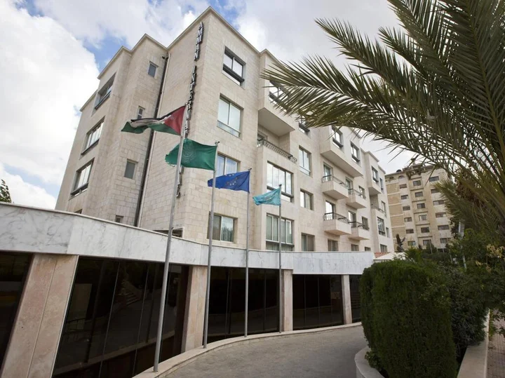 Амман: Amman International
