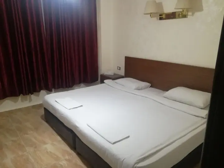 Амман: Al-Houriat Hotel
