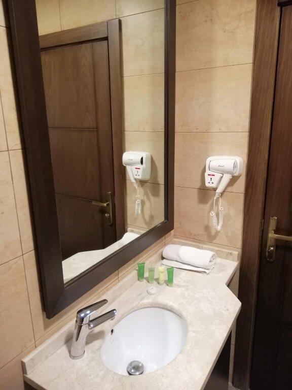 Джараш: Seven Days Hotel