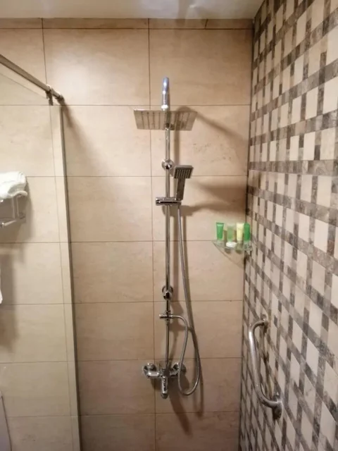 Джараш: Seven Days Hotel