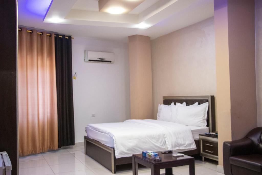 Джараш: Sara Crown Hotel