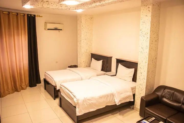 Джараш: Sara Crown Hotel
