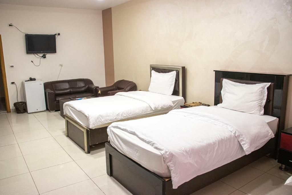 Джараш: Sara Crown Hotel