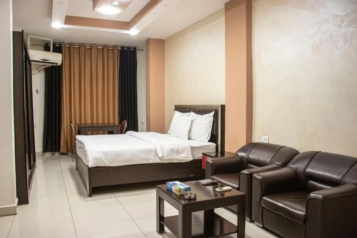 Джараш: Sara Crown Hotel