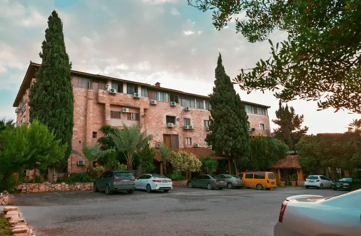 Джараш: Al Joude Hotel