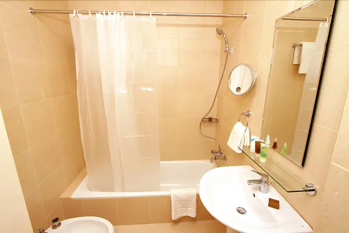 Солт: Saltus Hotel