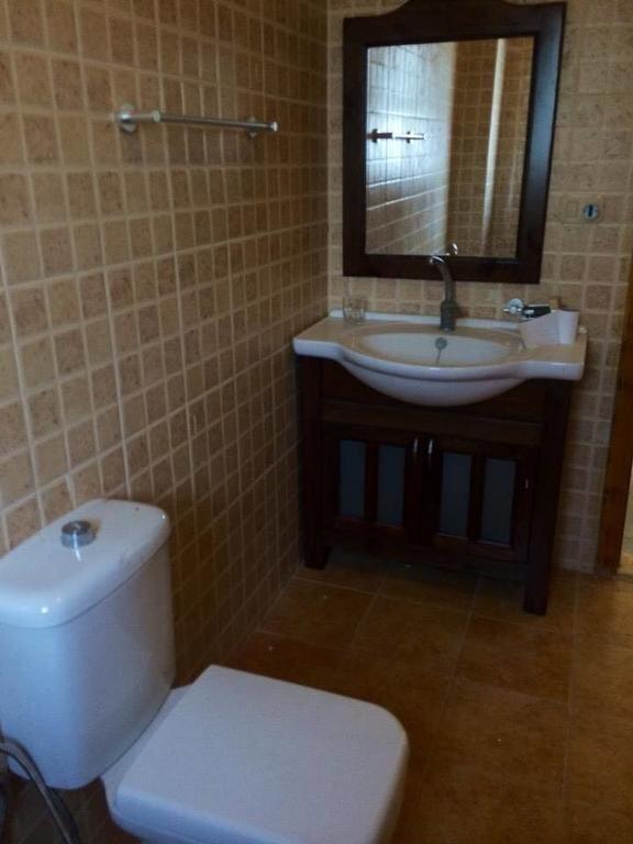 Солт: Dibeen Eco Farm House