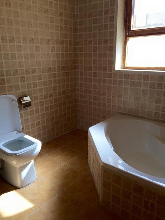 Солт: Dibeen Eco Farm House