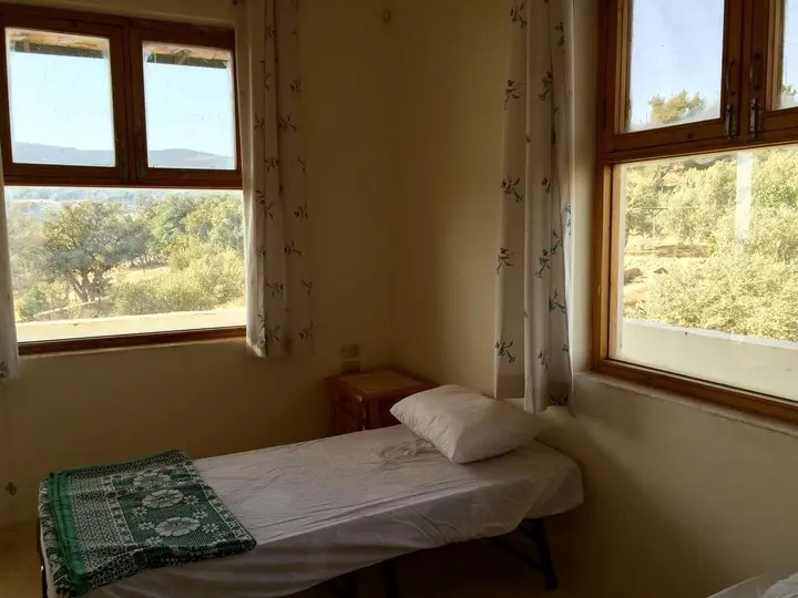 Солт: Dibeen Eco Farm House