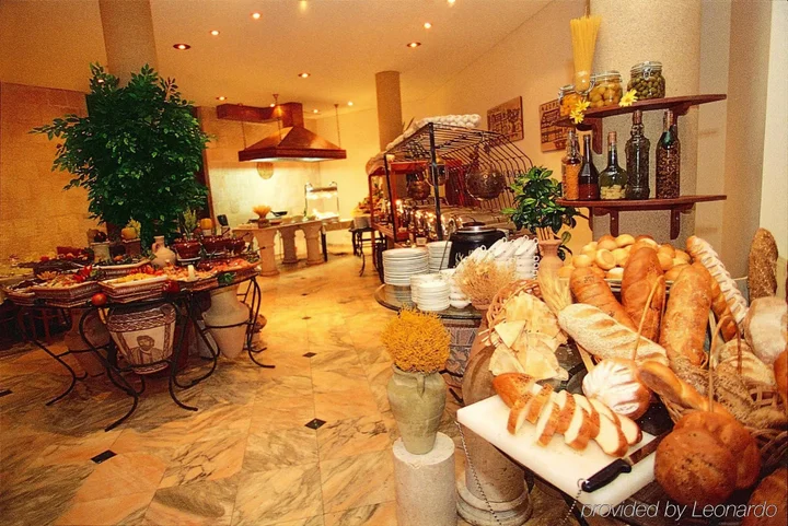 Вади-Муса: Crowne Plaza Resort Petra