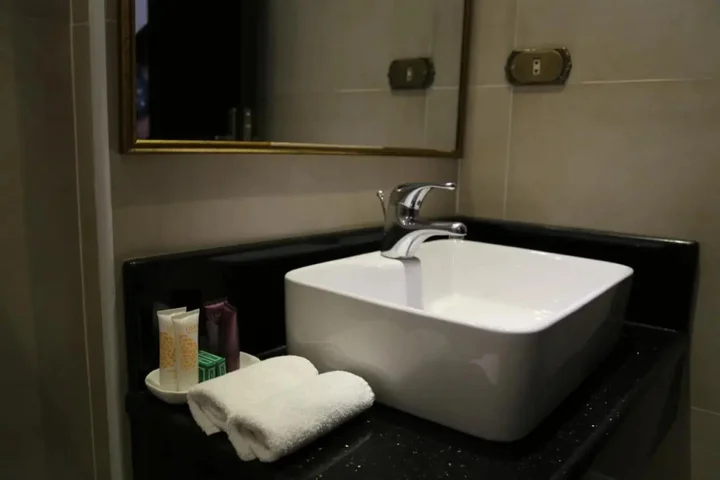 Амман: Gondola Hotel & Suites