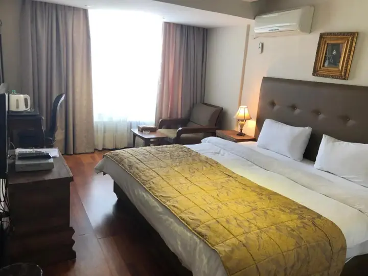 Амман: Gondola Hotel & Suites