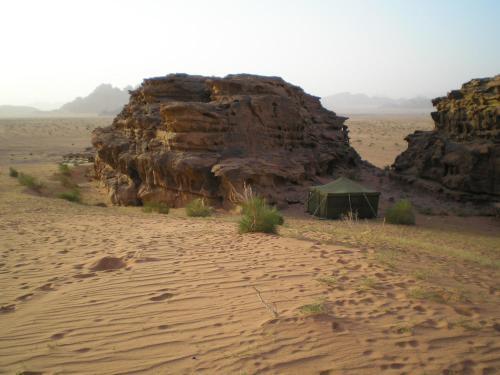 Вади-Рум: Wadi Rum Azzabi Lifestyle Camp
